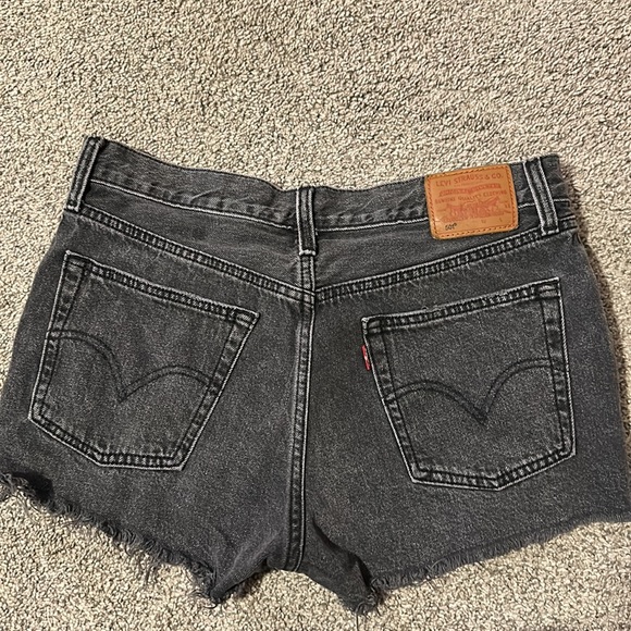 Levi's 501 Shorts W28 - Picture 2 of 2